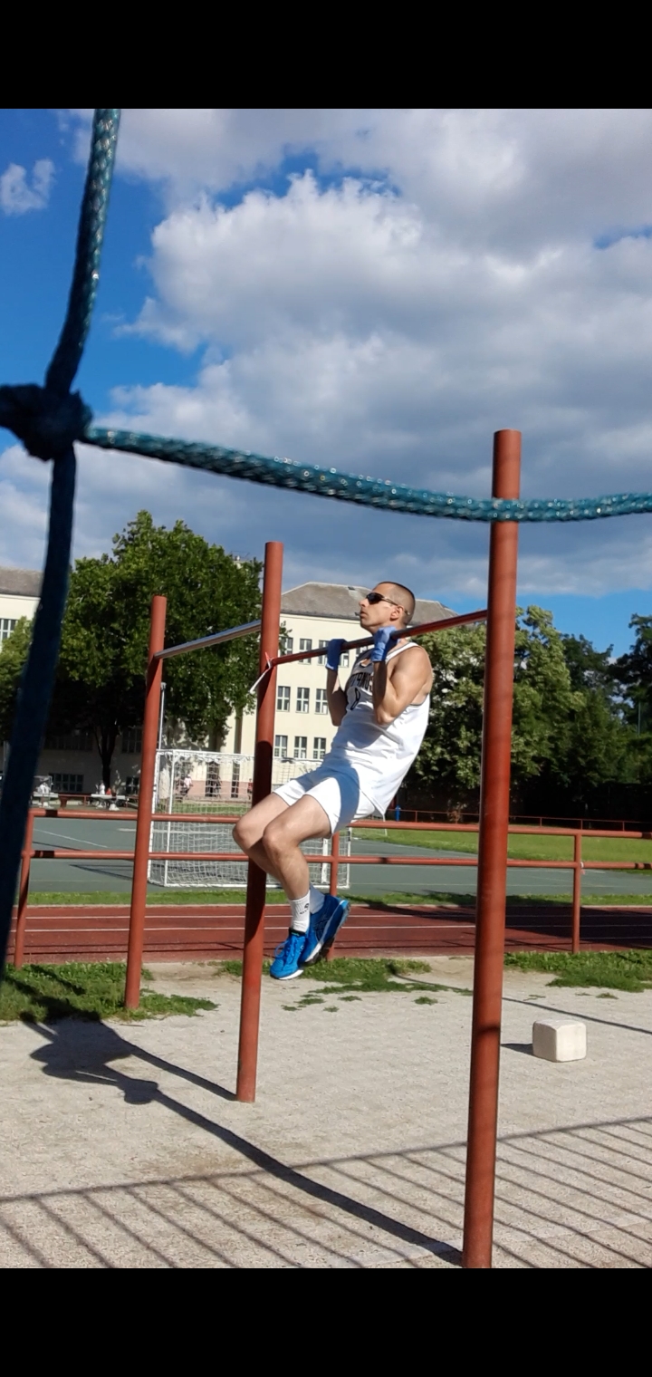 Screenshot_20200712-220039_Video Player